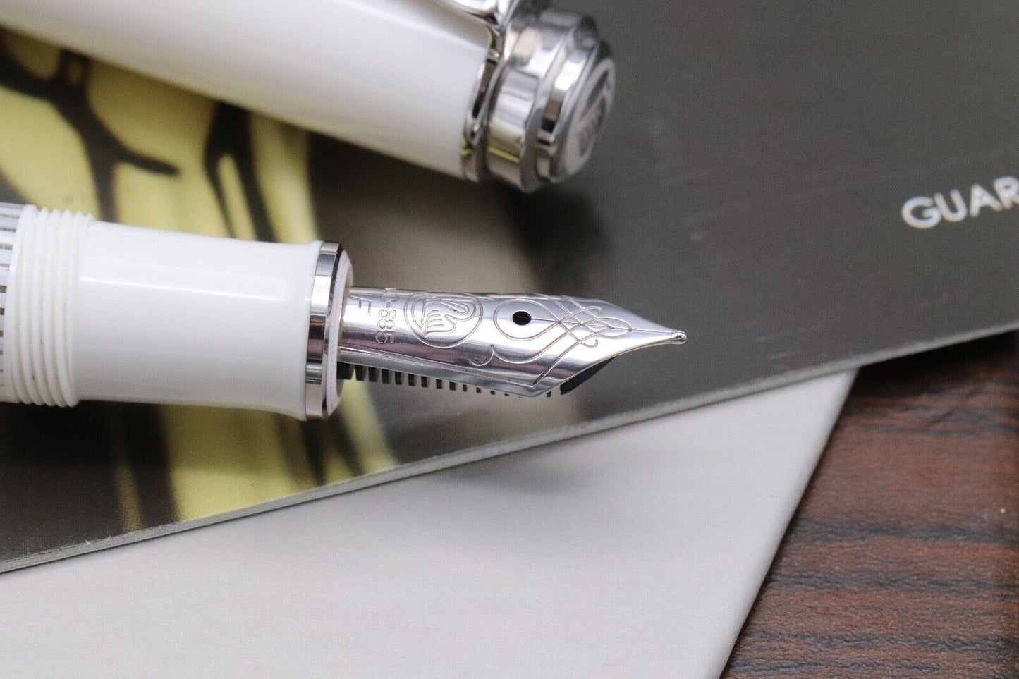 Pelikan Souveran M605 White Transparent Fountain Pen - Fine Nib image 2