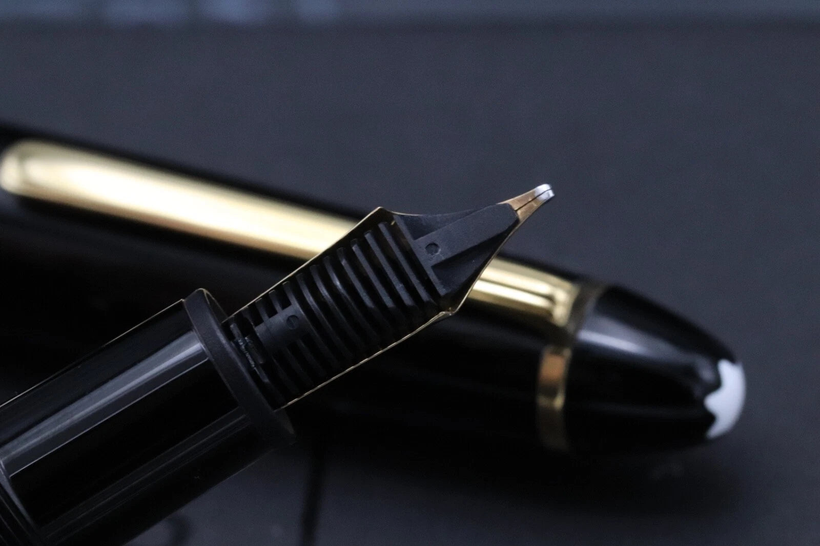 Montblanc Meisterstuck 146 LeGrand Gold Coated Fountain Pen - OB Monotone Nib image 5