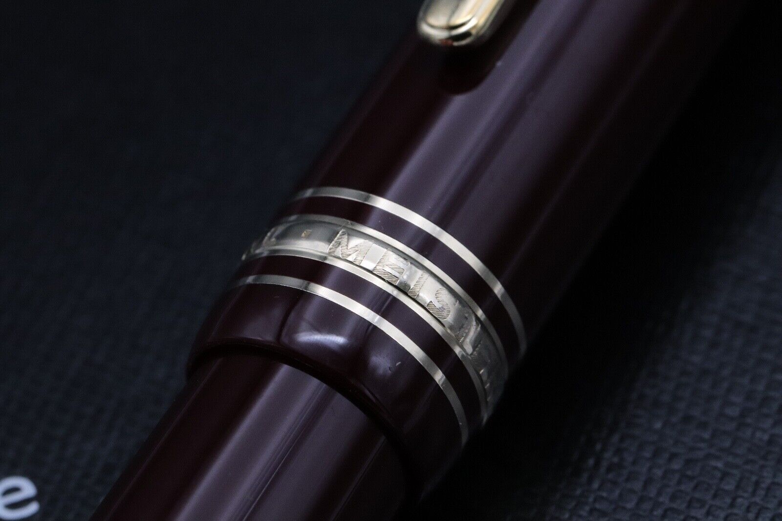 Montblanc Meisterstuck 147 Traveller Bordeaux Fountain Pen image 4