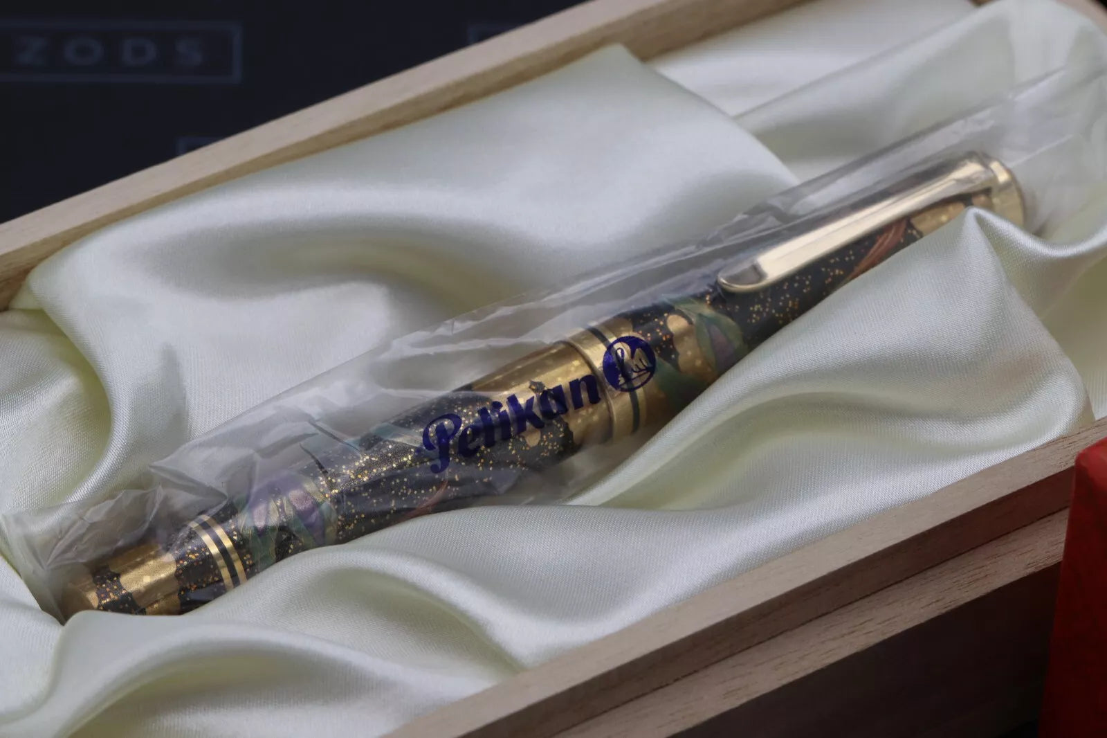 Pelikan M1000 Heavenly Maidens of Dunhuang LE88 Maki-e Fountain Pen - UNUSED image 14