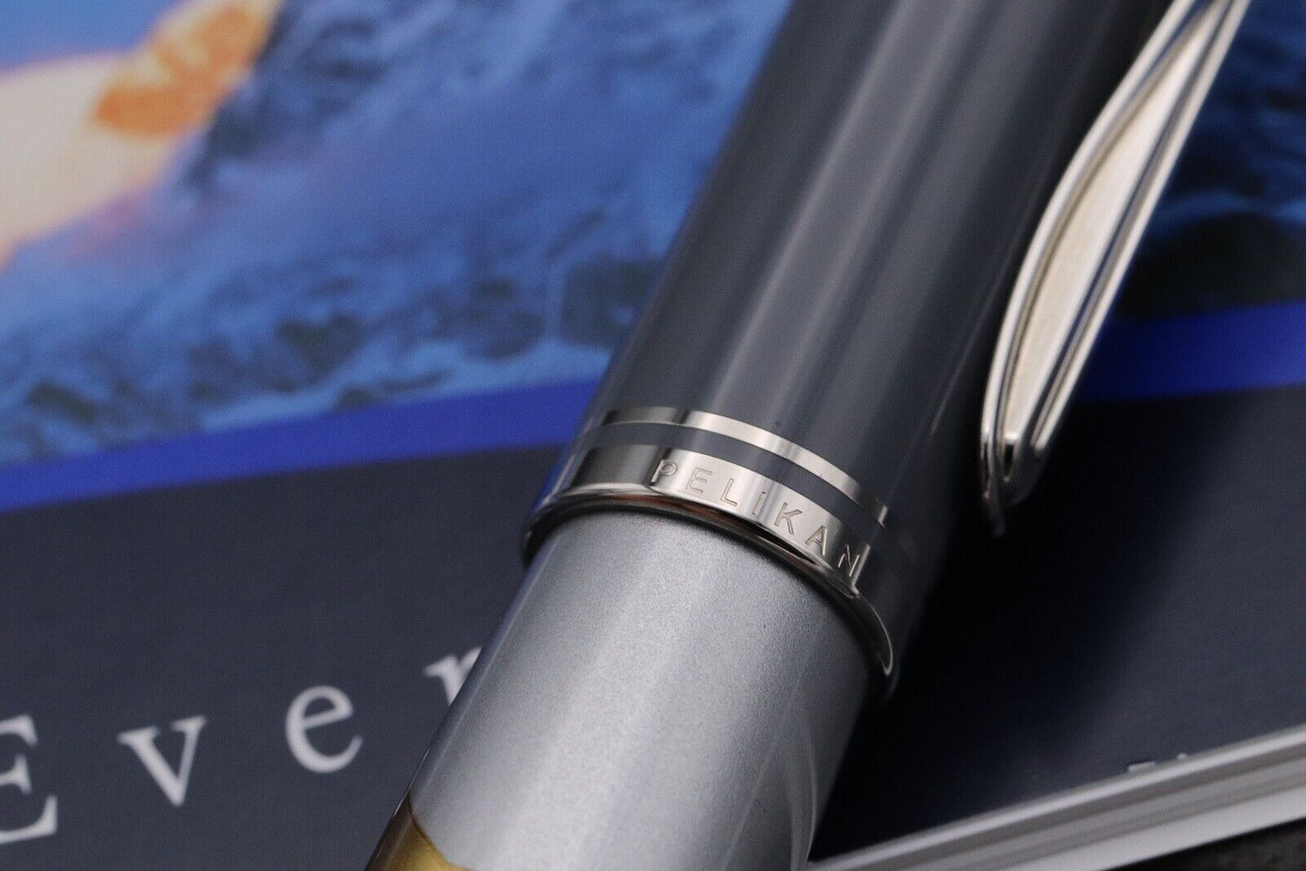 Pelikan Souveran M640 Mount Everest Special Edition Fountain Pen – UNUSED image 4