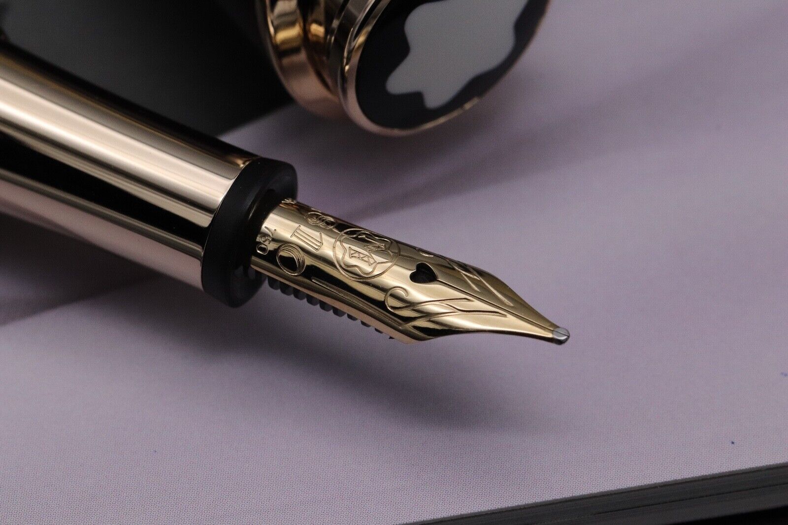 Montblanc Princesse Grace de Monaco Purple Fountain Pen - UNUSED image 2