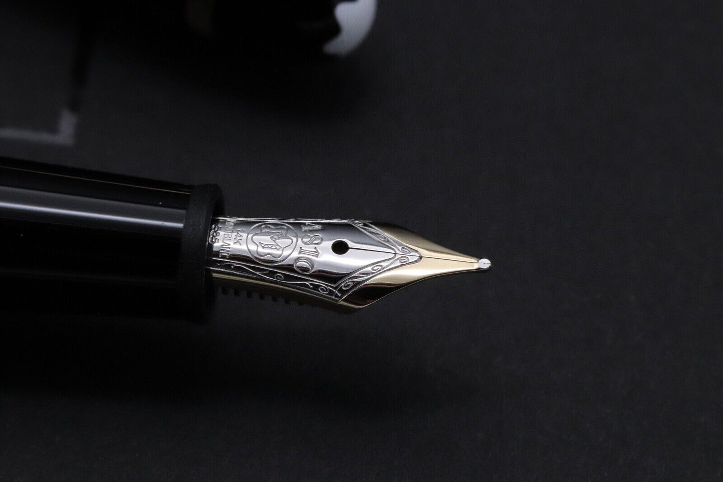 Montblanc Meisterstuck 145 Classique Gold Coated Fountain Pen - Serviced by MB image 2