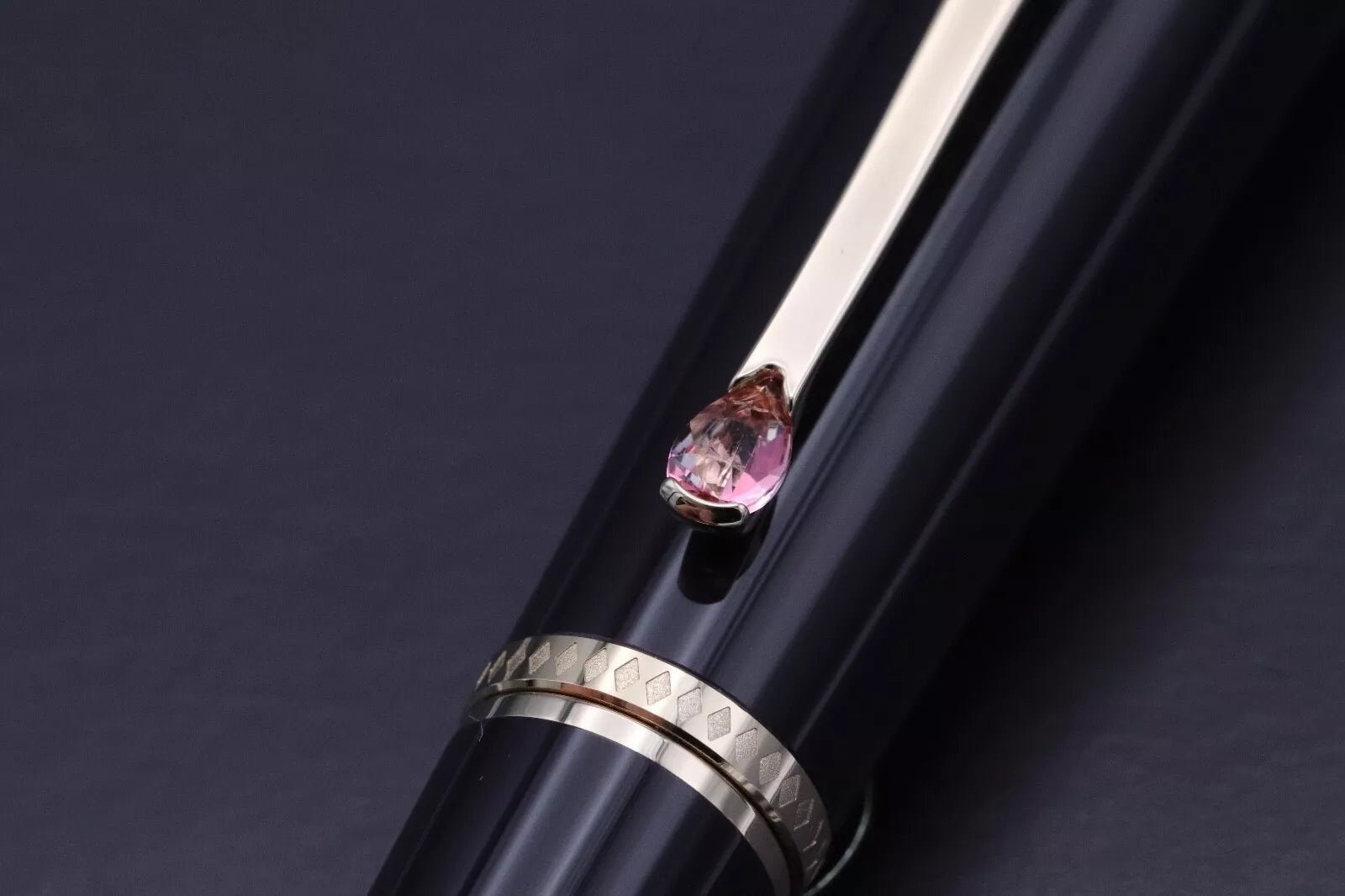 Montblanc Princesse Grace de Monaco Purple Fountain Pen – IZODS