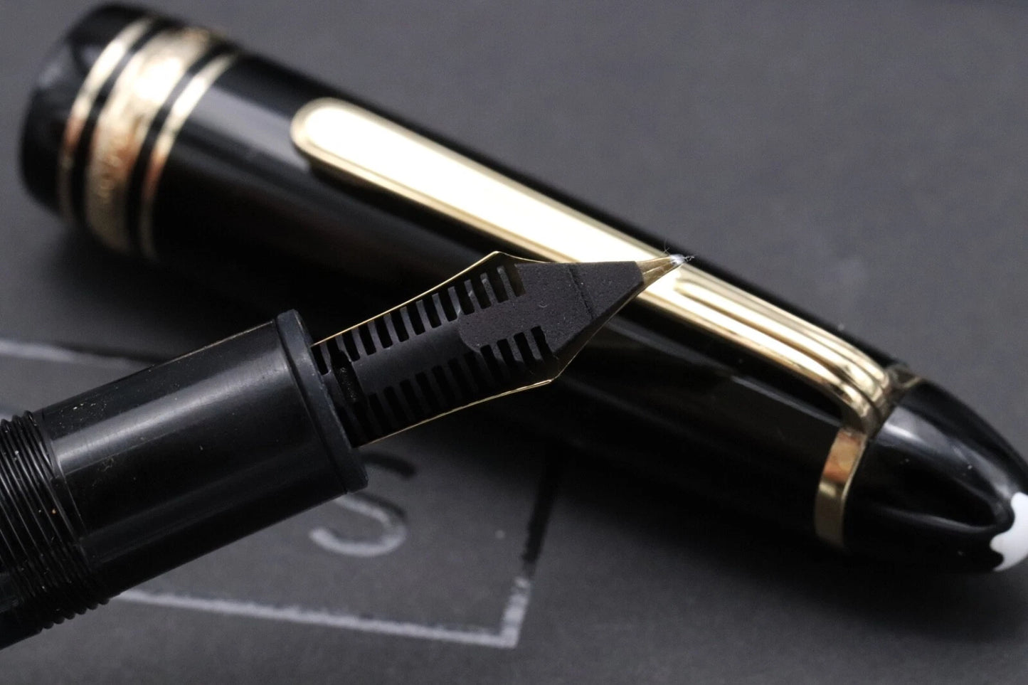 Montblanc Meisterstuck 146 LeGrand Gold Coated Fountain Pen - 18c Monotone Nib image 3