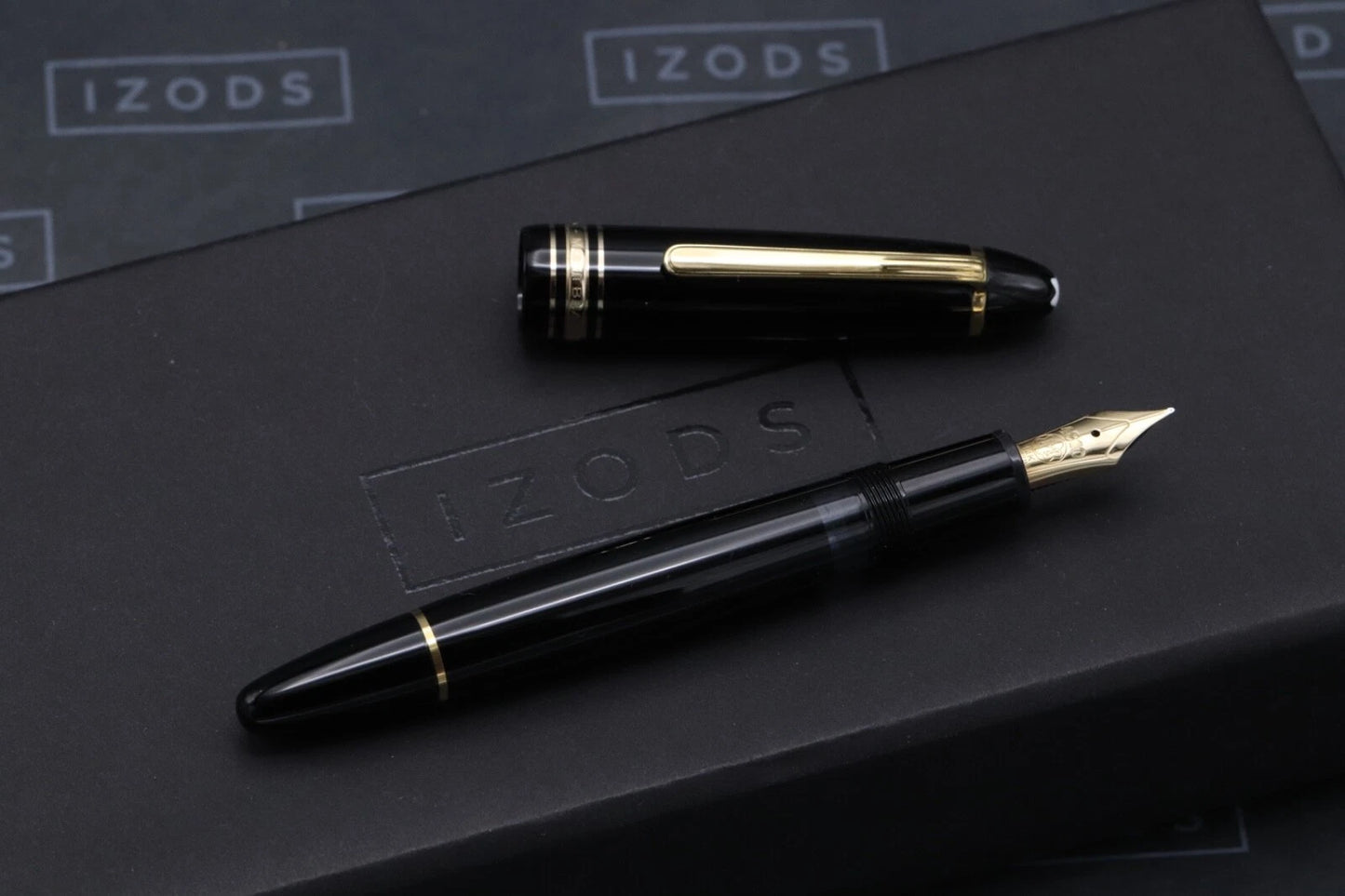 Montblanc Meisterstuck 146 LeGrand Gold Coated Fountain Pen - Monotone Nib image 5