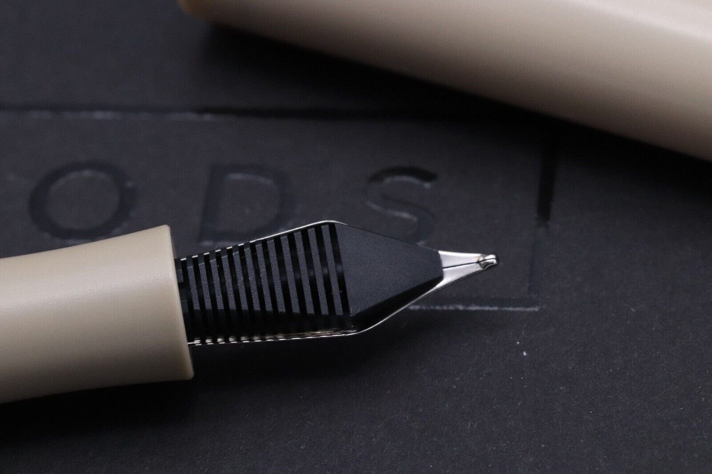 Schon DSGN Ultem Peek a Boo Fountain Pen image 3