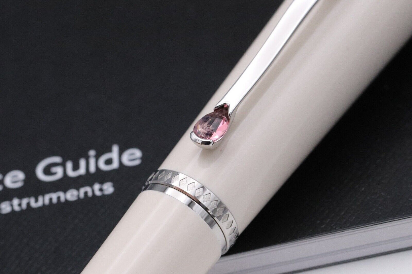 Montblanc Princesse Grace de Monaco Ivory-Resin Rollerball / Fineliner Pen image 2