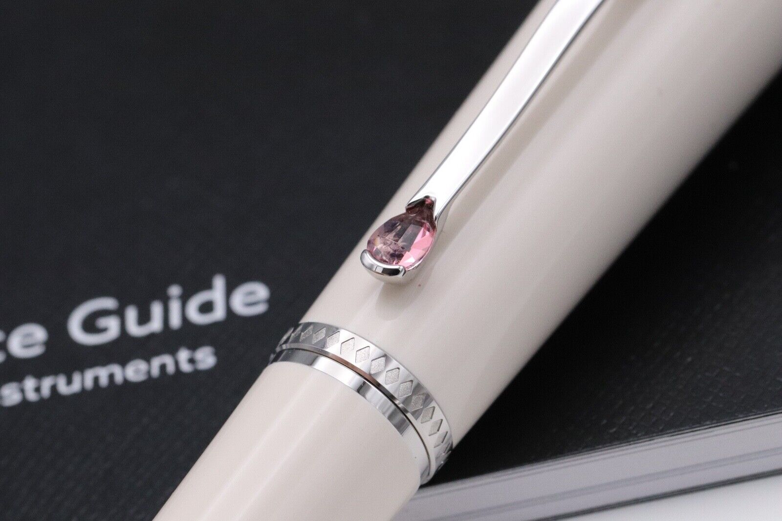Montblanc Princesse Grace de Monaco Ivory-Resin Rollerball / Fineliner Pen image 2