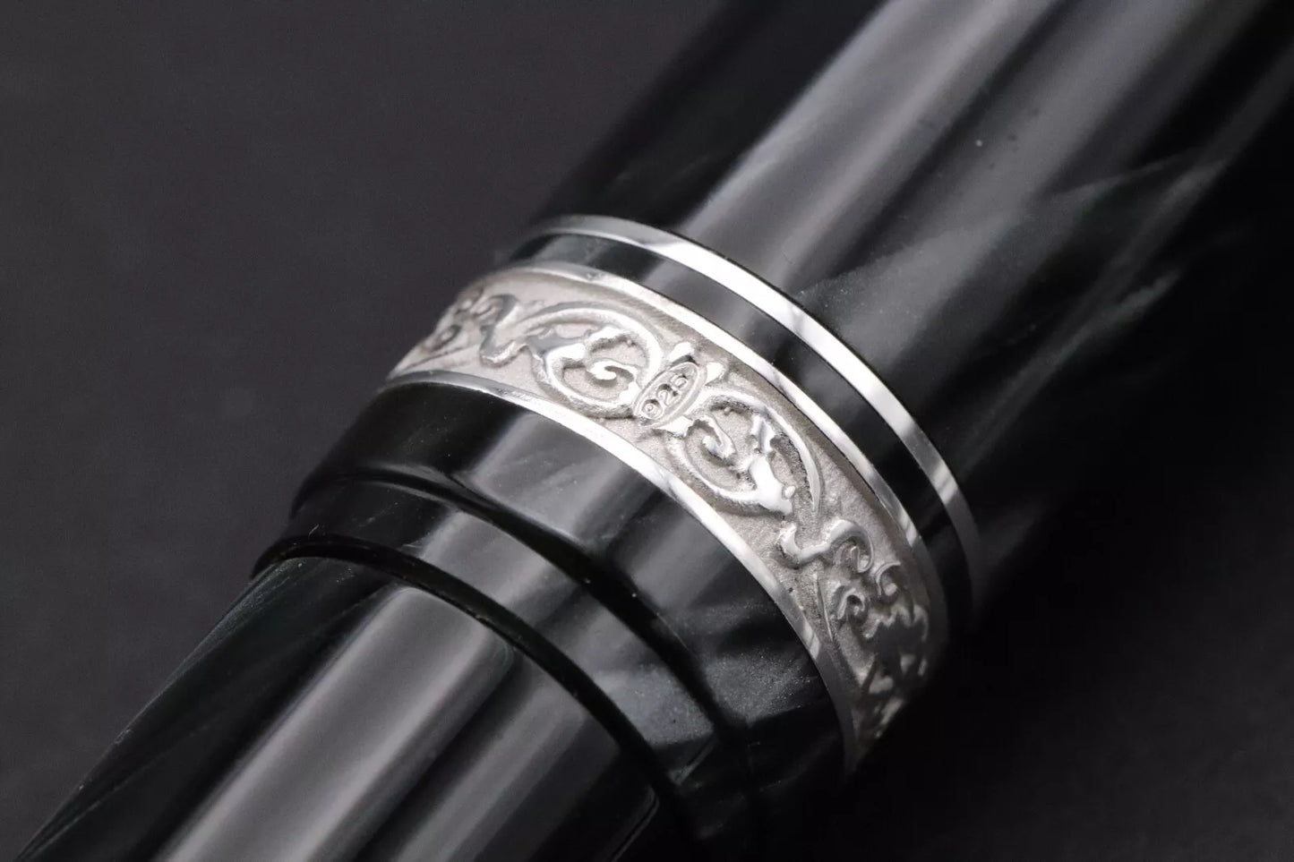 Leonardo Gioiellino Lever Filler Pearl Grey Celluloid Fountain Pen – Broad Nib image 8