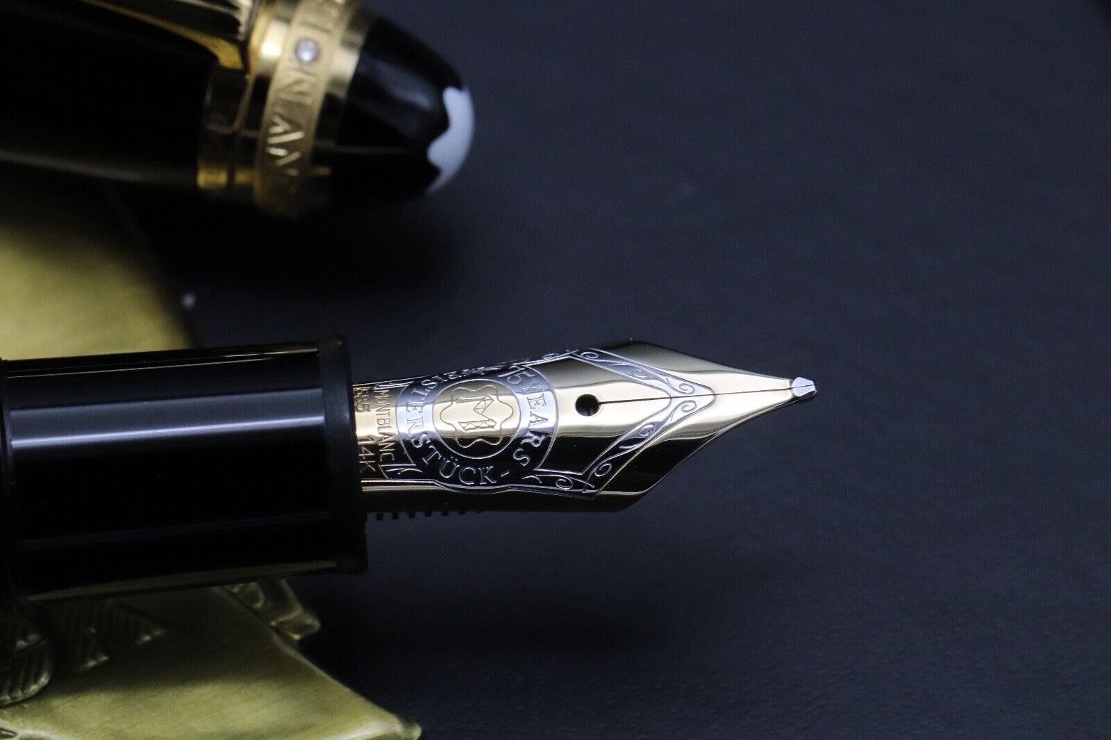 Montblanc Meisterstuck 147 Traveller 75th Anniversary SE Fountain Pen image 2