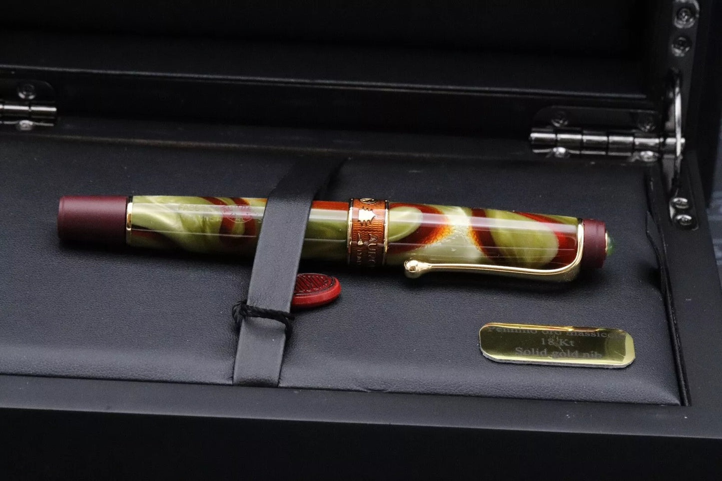 Aurora Asia Limited Edition Fountain Pen - 18k Medium image 10