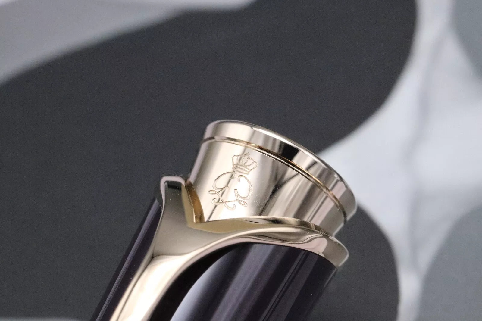 Montblanc Princesse Grace de Monaco Purple Fountain Pen - UNUSED image 6