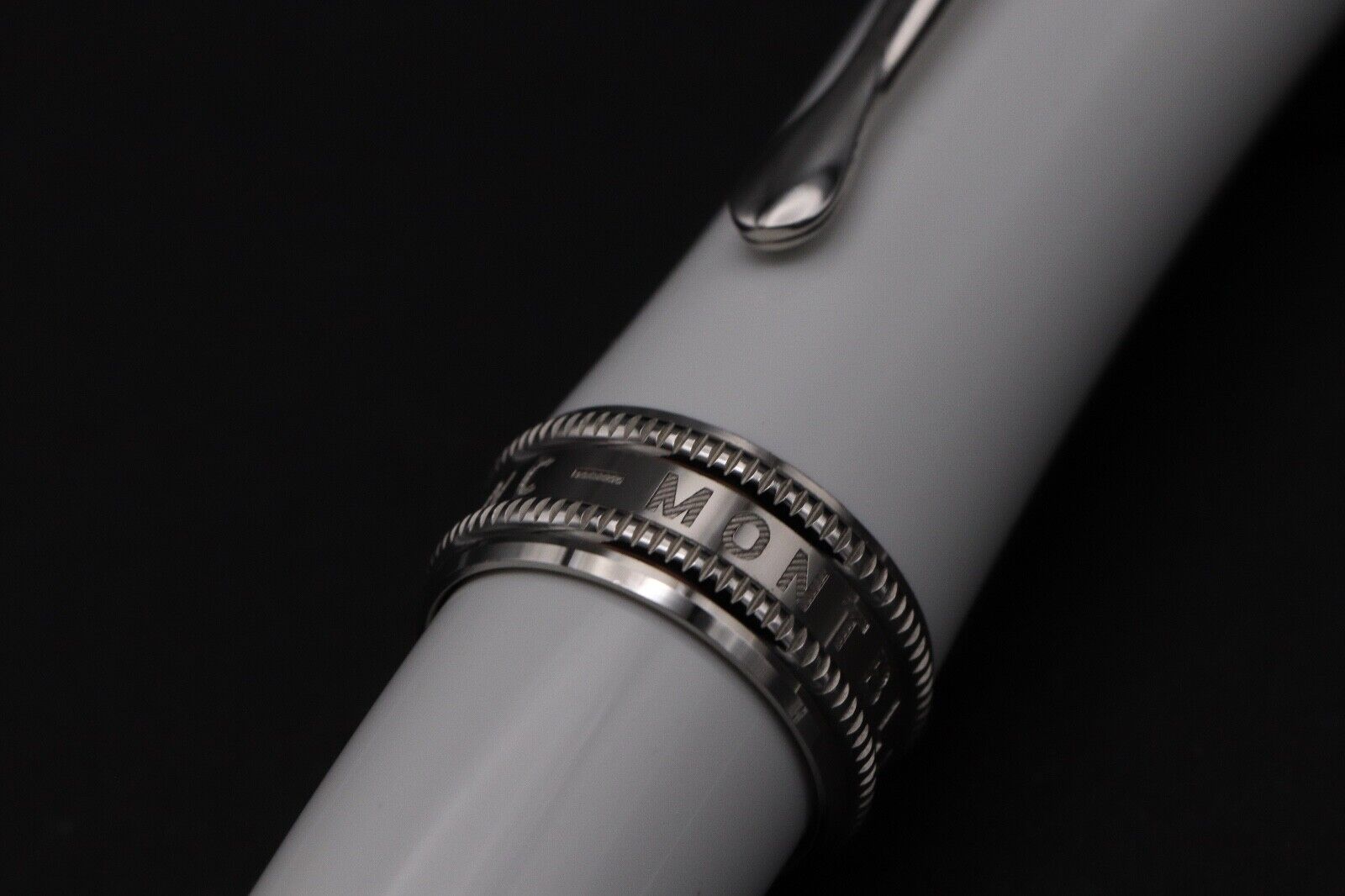 Montblanc Bonheur Rollerball Pen image 3
