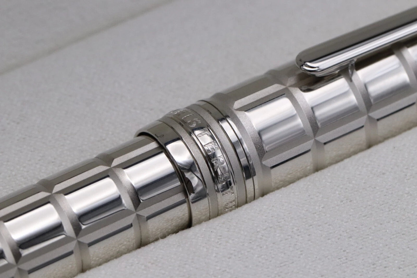 Montblanc Meisterstuck 146 LeGrand Platinum Facet Fountain Pen - UNUSED image 7