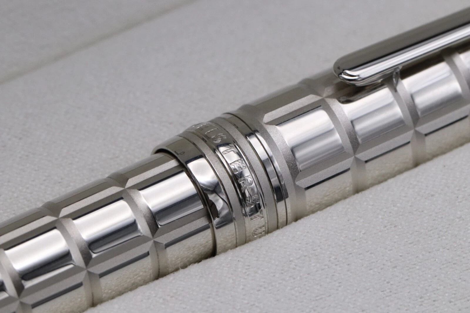 Montblanc Meisterstuck 146 LeGrand Platinum Facet Fountain Pen - UNUSED image 7