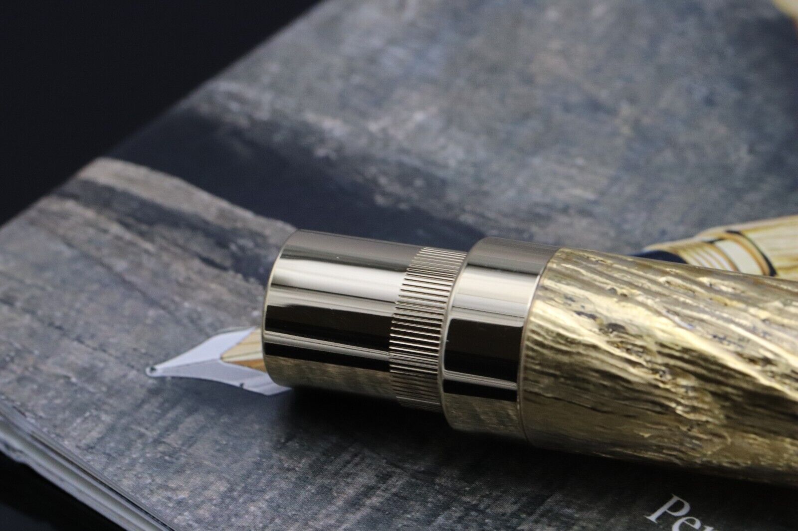 Graf von Faber-Castell Pen of the Year 2012 Oak Wood Fountain Pen - UNUSED image 4