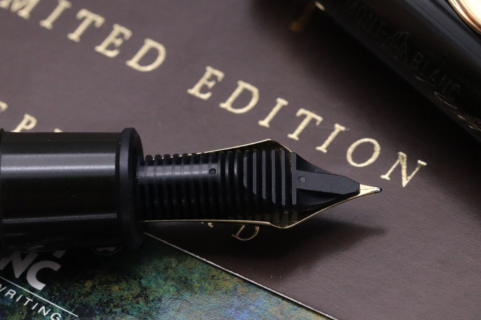 Montblanc Writers Edition Ernest Hemingway Fountain Pen - NEVER INKED - Fine Nib image 3