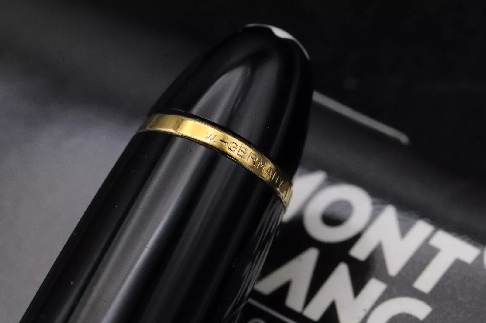 Montblanc Meisterstuck 146 LeGrand Gold Coated Fountain Pen - Monotone Nib image 8