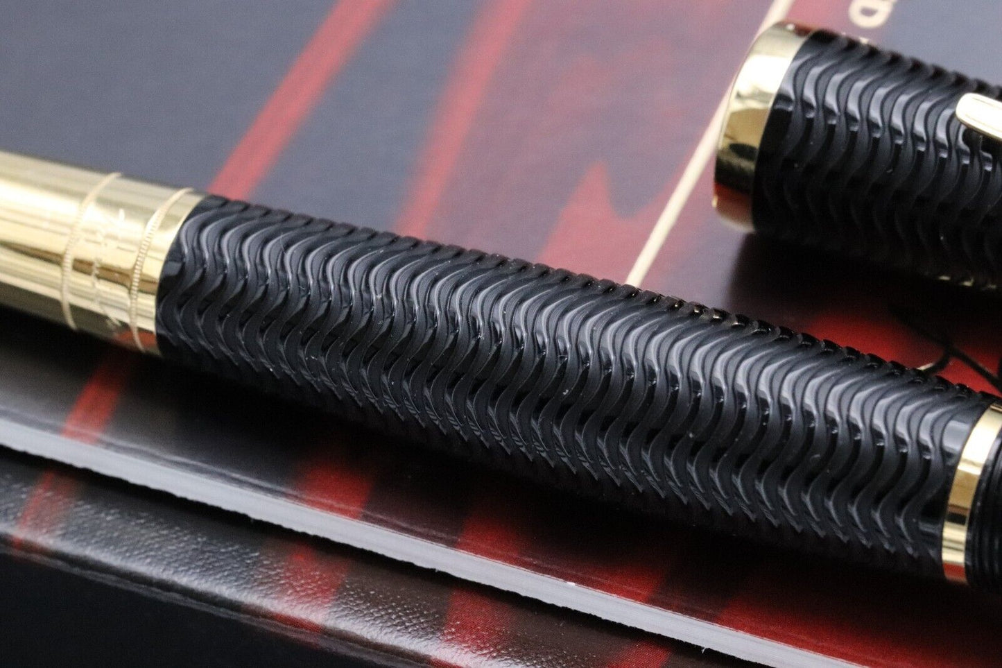 Montblanc Writers Edition Virginia Woolf Fountain Pen - UNUSED image 3
