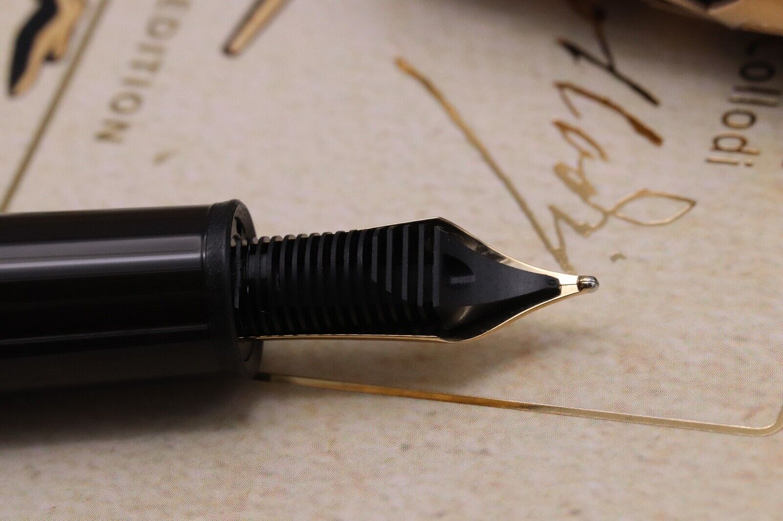 Montblanc Writers Edition Carlo Collodi Fountain Pen - UNUSED image 4