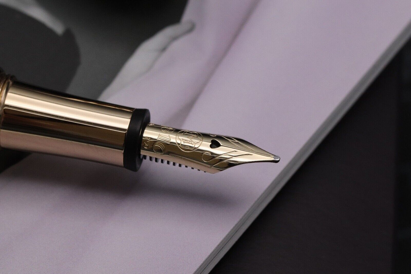 Montblanc Princesse Grace de Monaco Purple Fountain Pen image 2