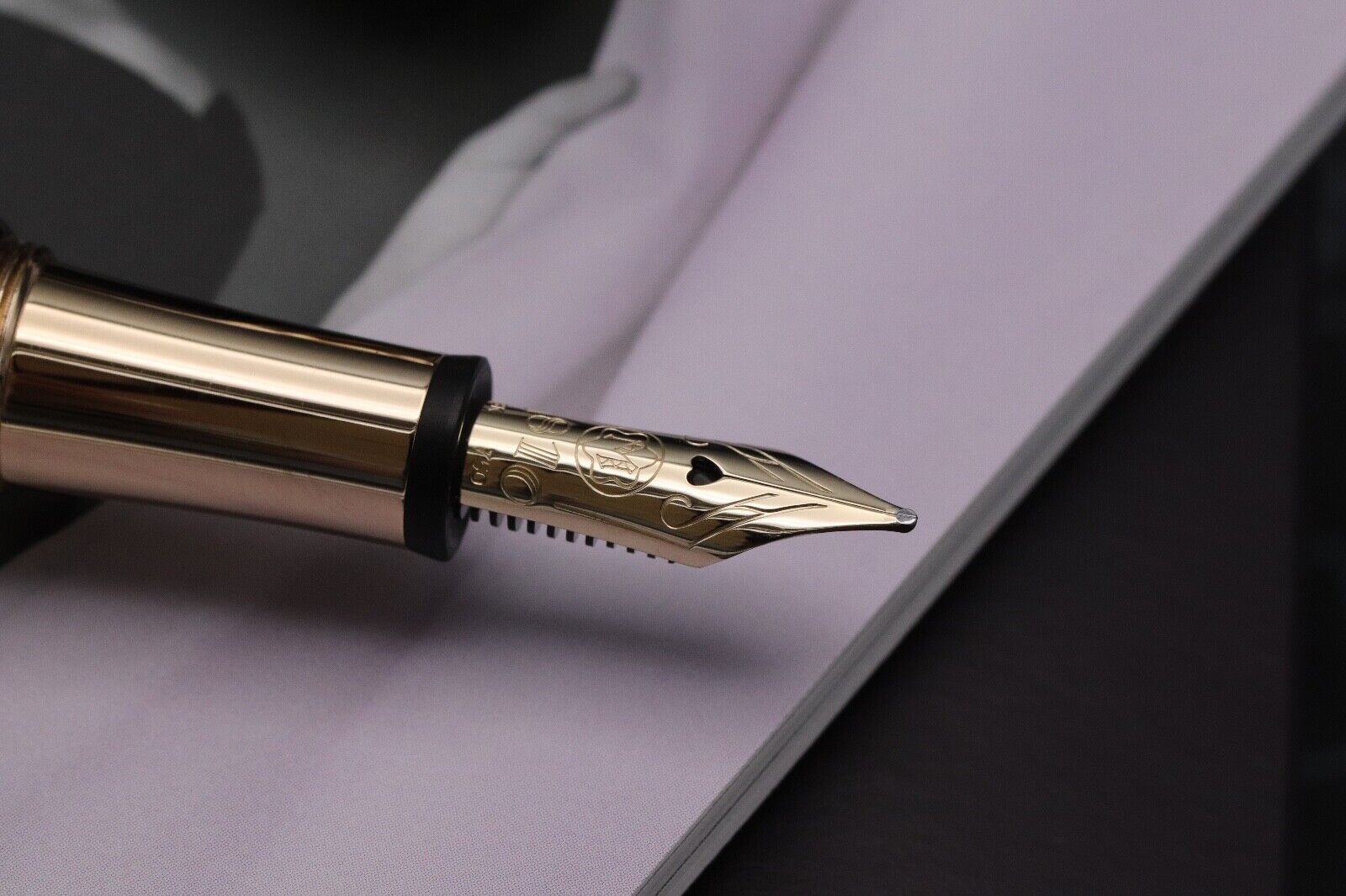 Montblanc Princesse Grace de Monaco Purple Fountain Pen image 2