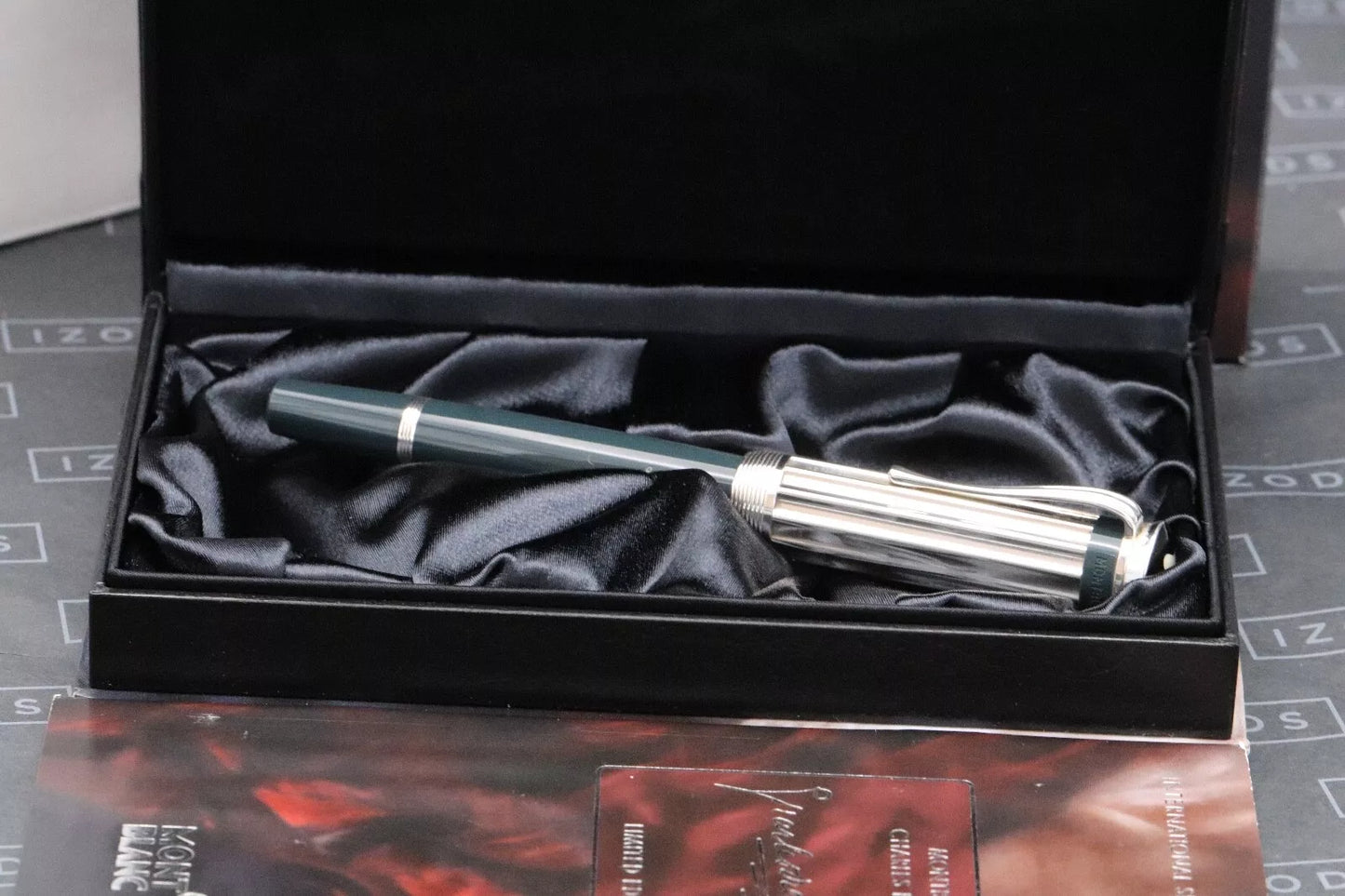 Montblanc Writers Edition Charles Dickens Fountain Pen - UNUSED - EF Nib image 4