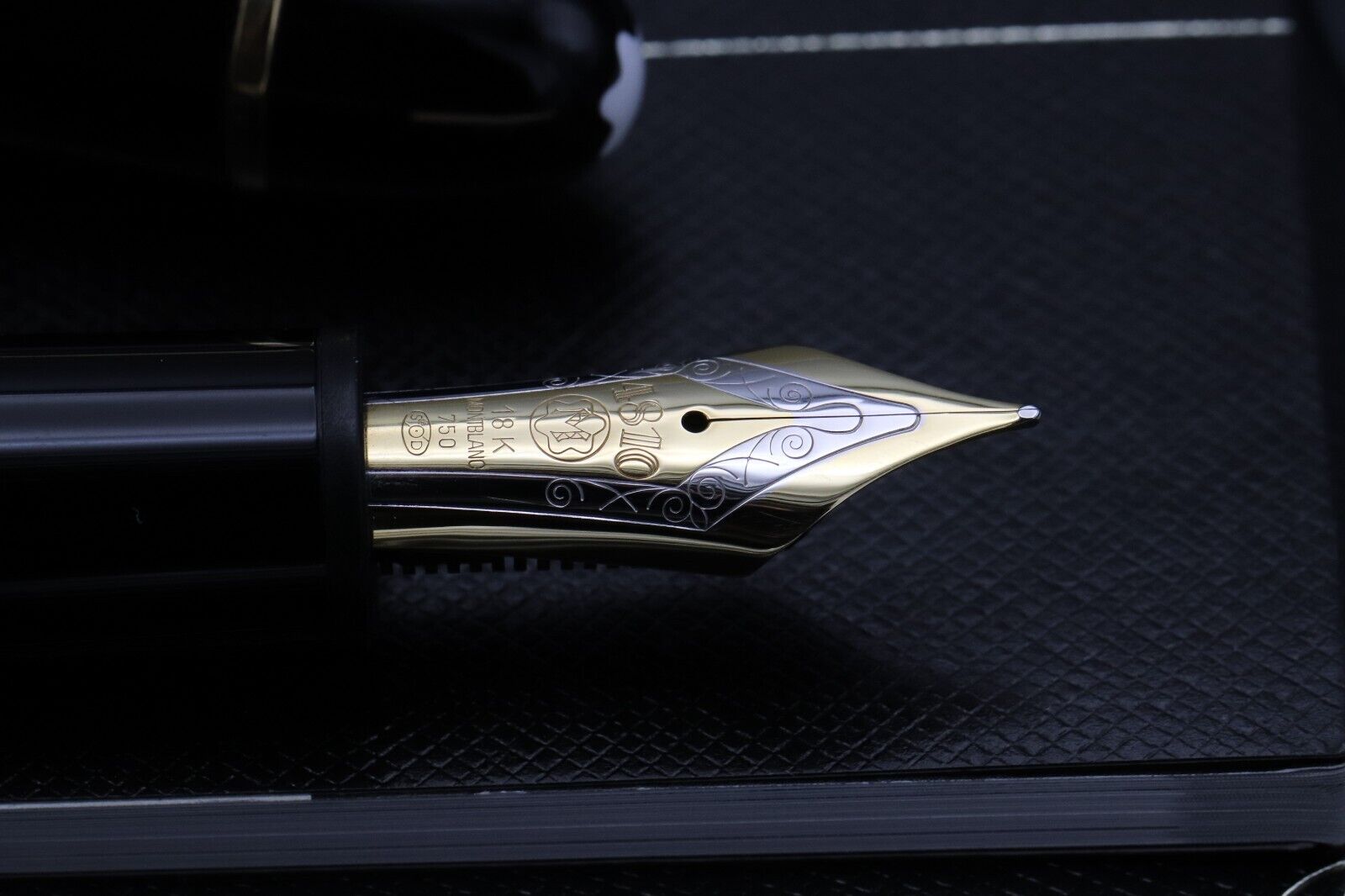 Montblanc Meisterstuck 149 Gold-Coated Fountain Pen image 2
