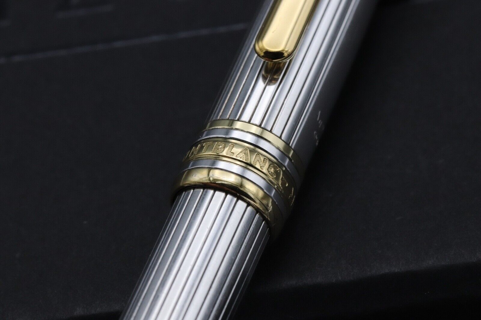 Montblanc Meisterstuck 163 Classique AG925 Pinstripe Rollerball Pen image 4