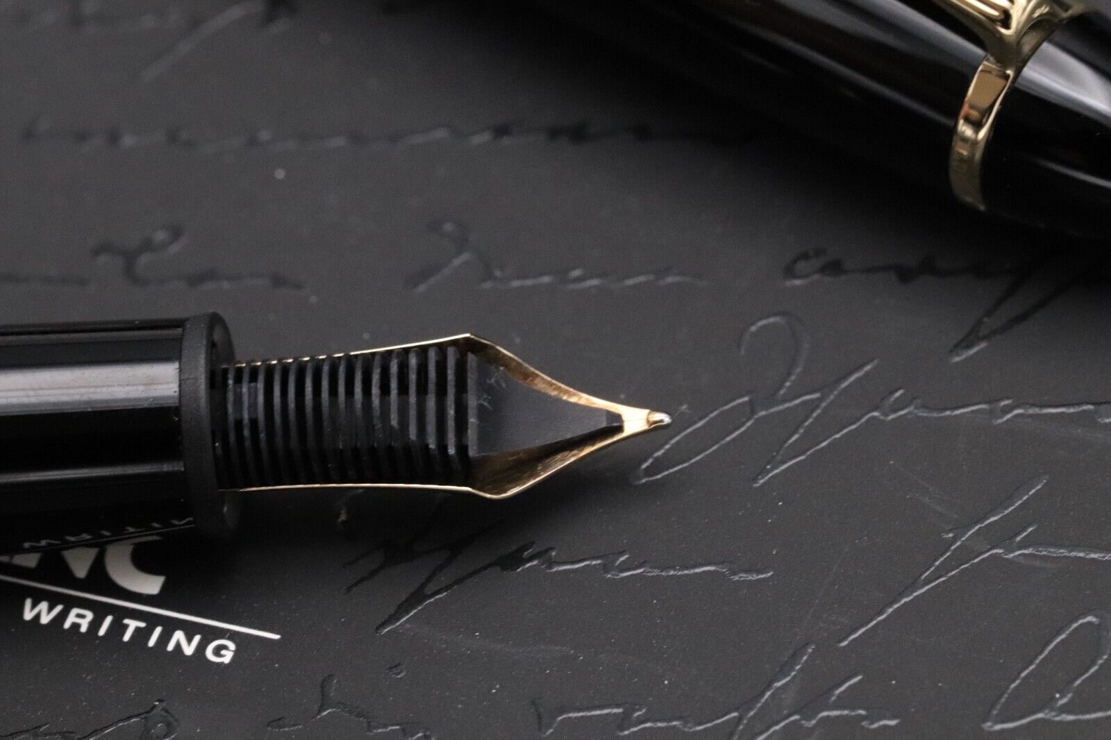 Montblanc Meisterstuck 146 LeGrand Gold-Coated Fountain Pen image 4