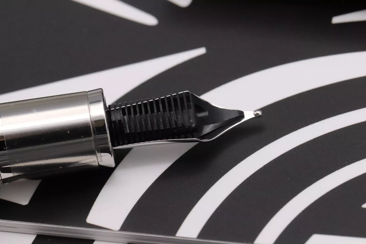 Montblanc Patron Of Art Peggy Guggenheim 4810 Fountain Pen – UNUSED image 5