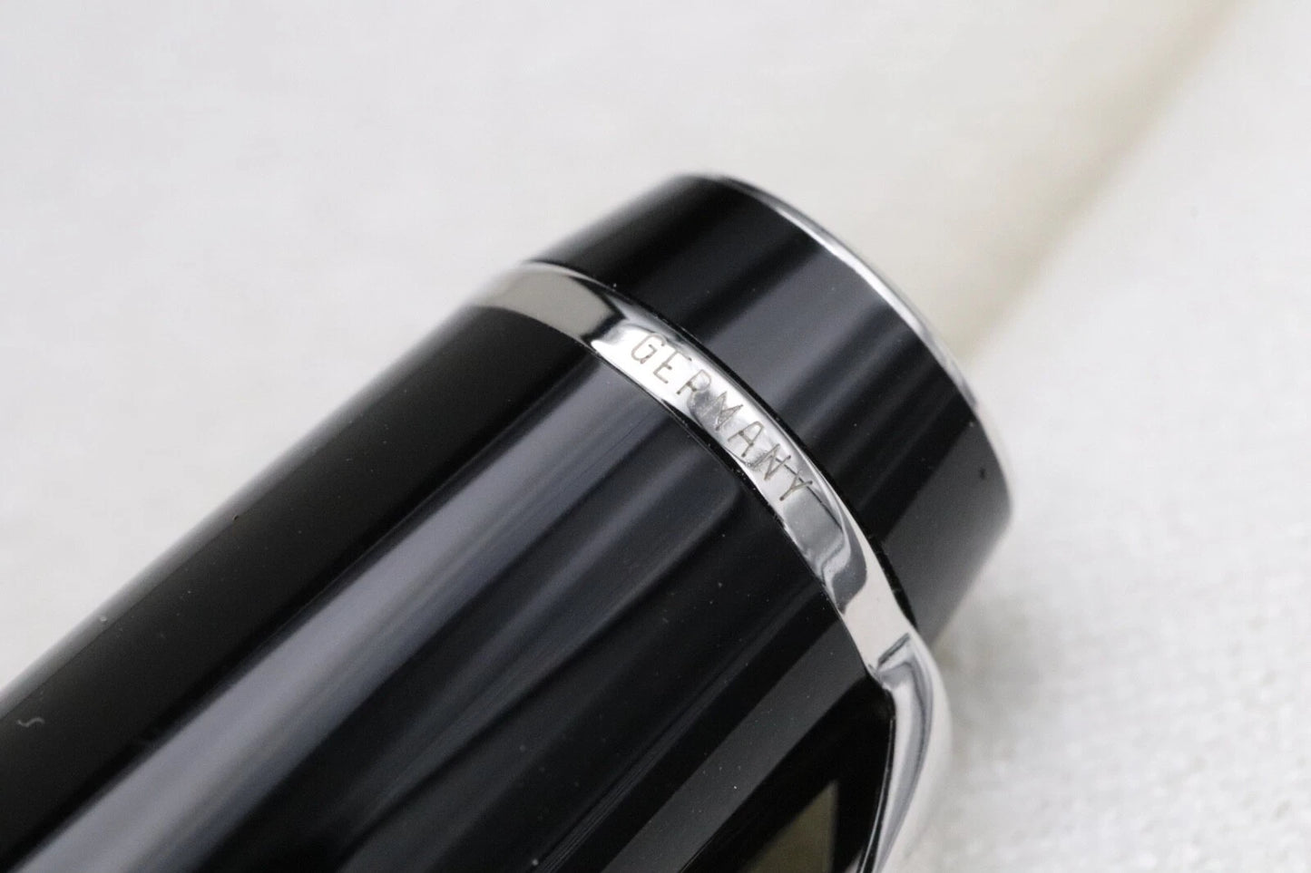 Montblanc Boheme Noir Fountain Pen - Broad Nib image 2