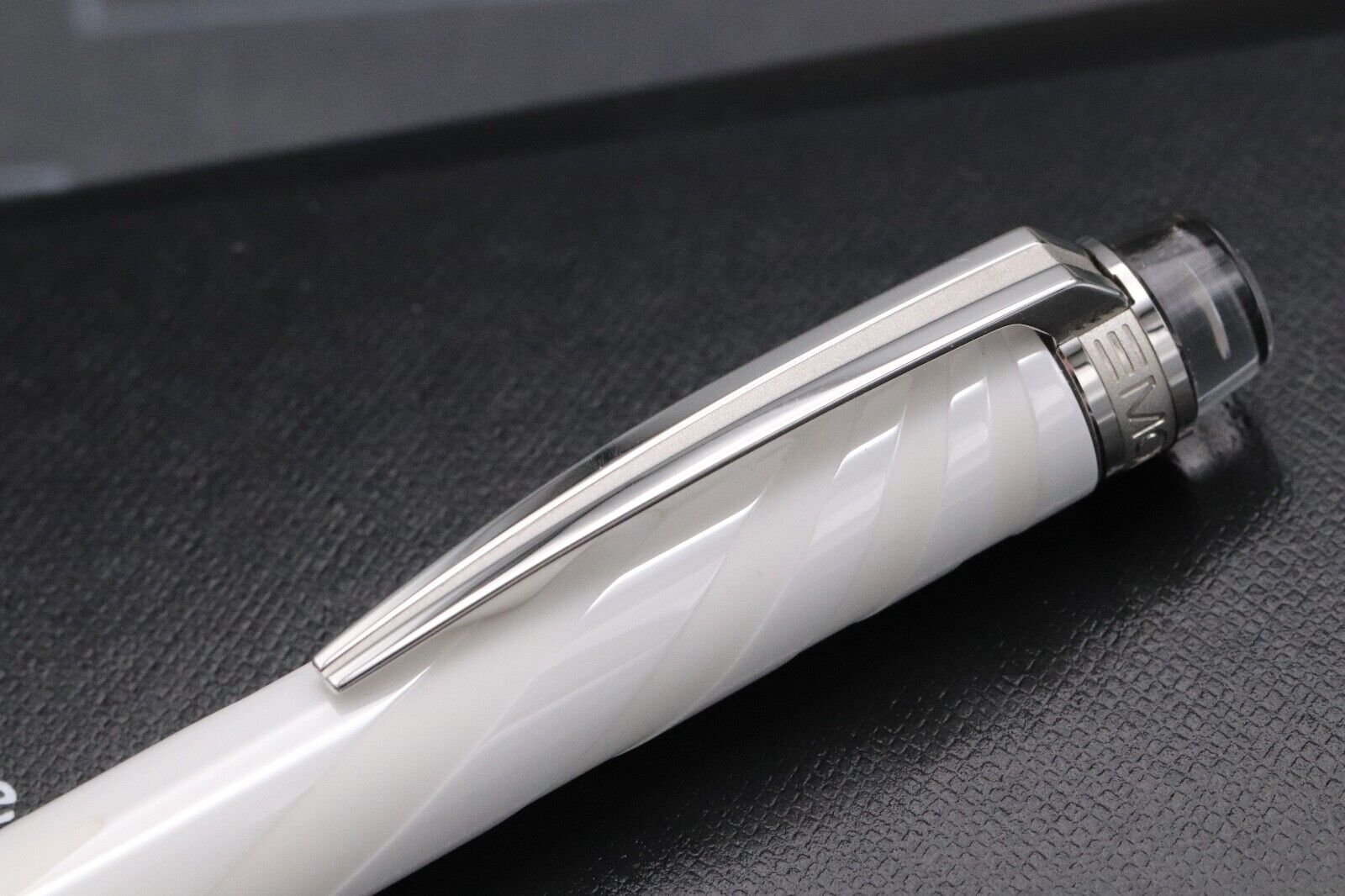 Montblanc Starwalker White Ceramics Ballpoint Pen image 2