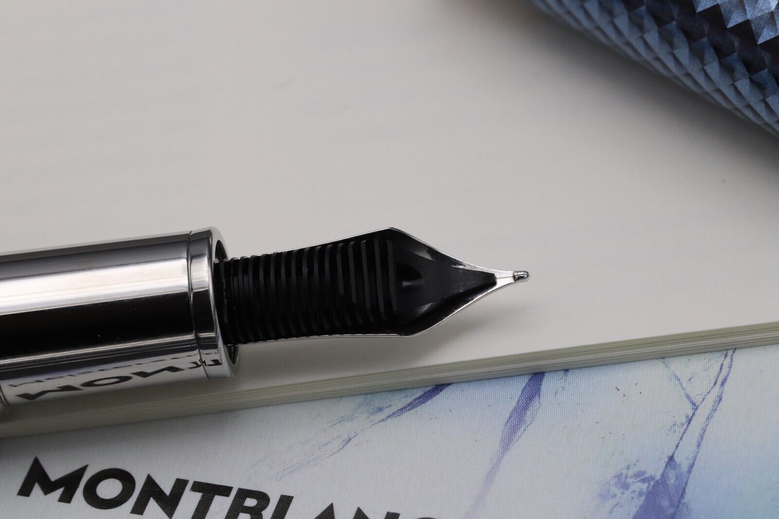 Montblanc Meisterstuck 146 LeGrand Glacier Solitaire Fountain Pen image 4