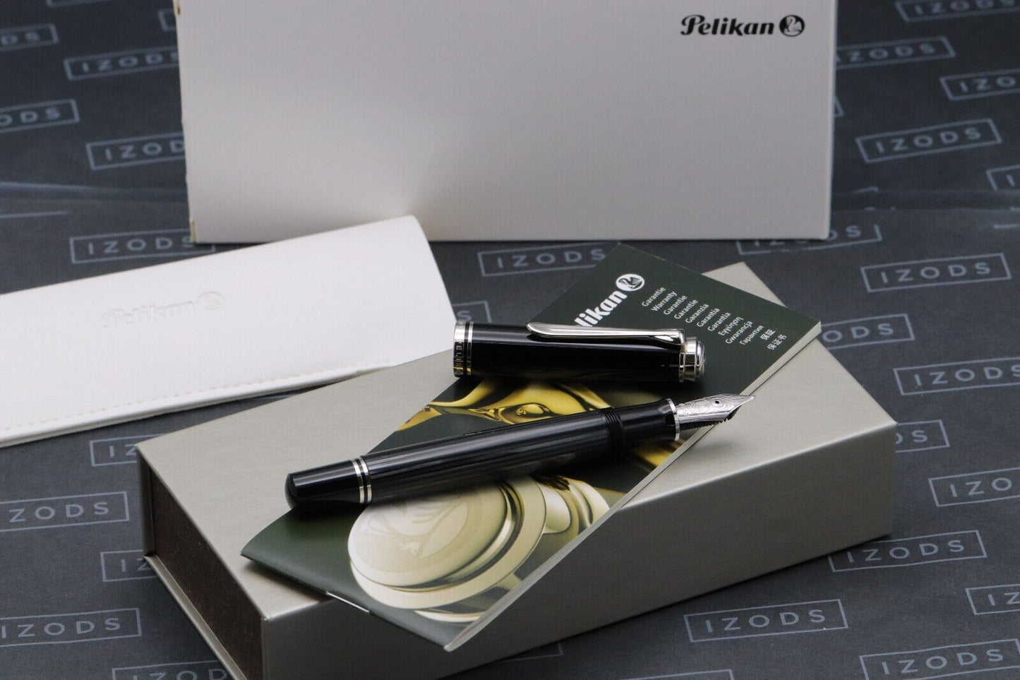 Pelikan Souveran M805 Stresemann Fountain Pen - Broad Nib image 0