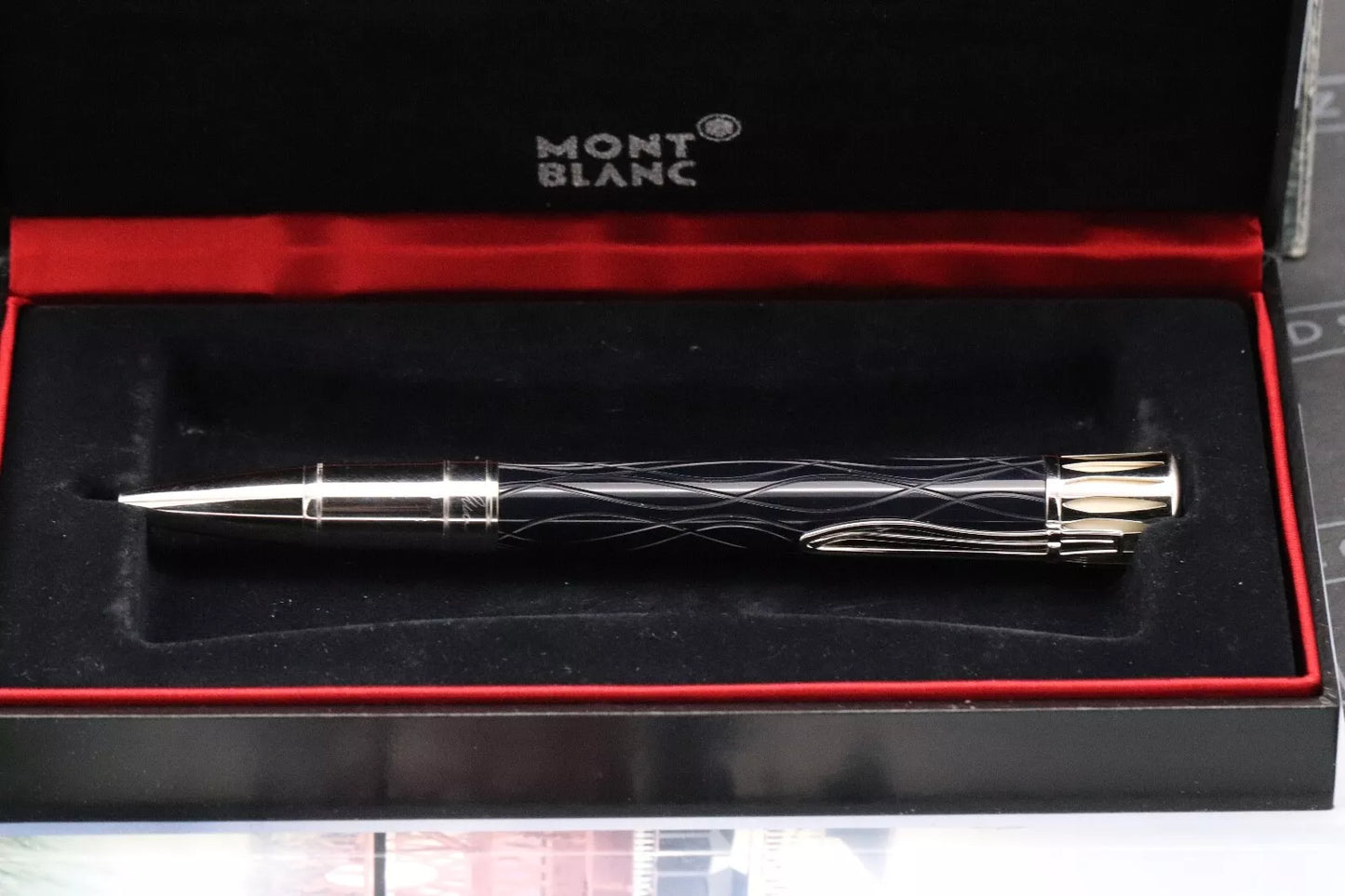 Montblanc Writers Edition Mark Twain Ballpoint Pen image 9