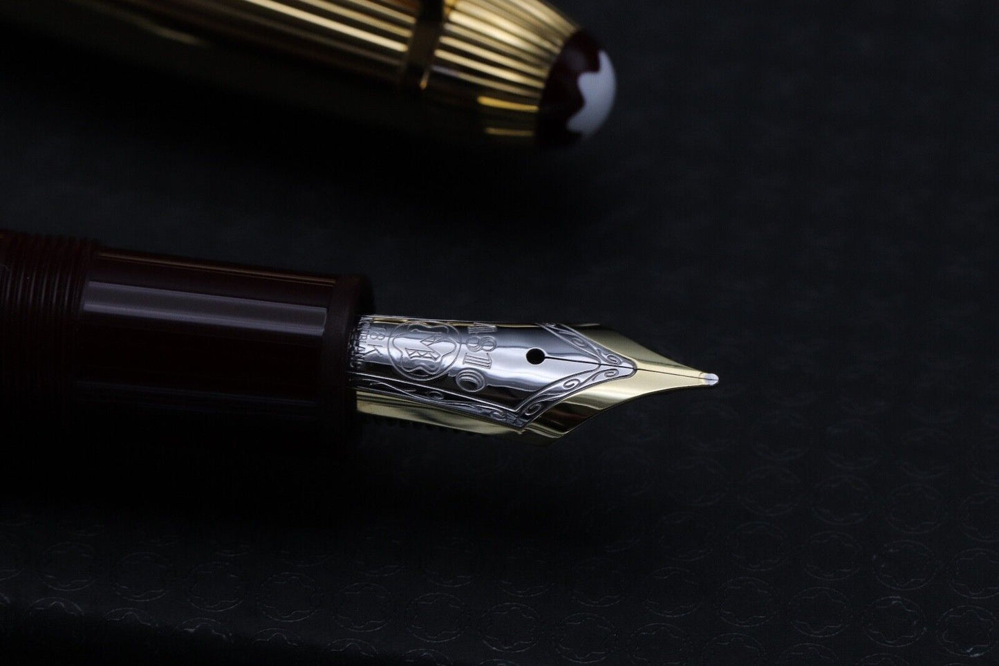 Montblanc Meisterstuck Traveller Bordeaux Vermeil Fountain Pen with Pouch image 2