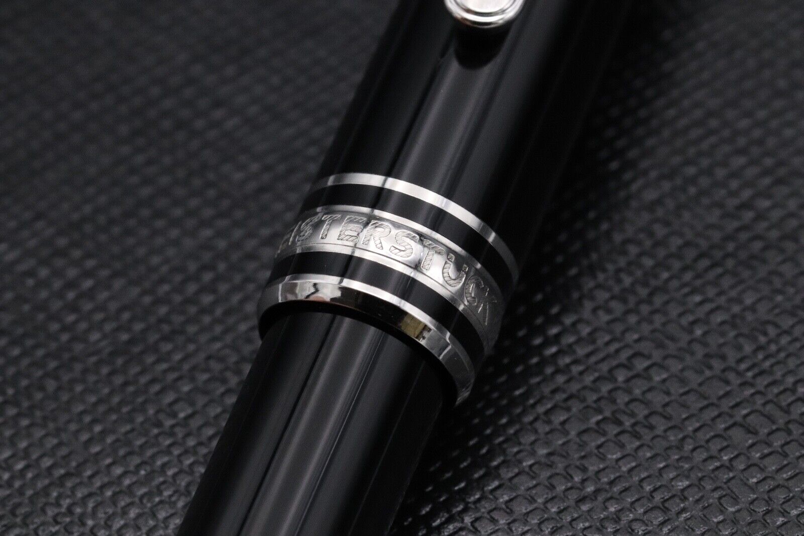 Montblanc Meisterstück 114 Mozart Platinum-Coated Fountain Pen image 4