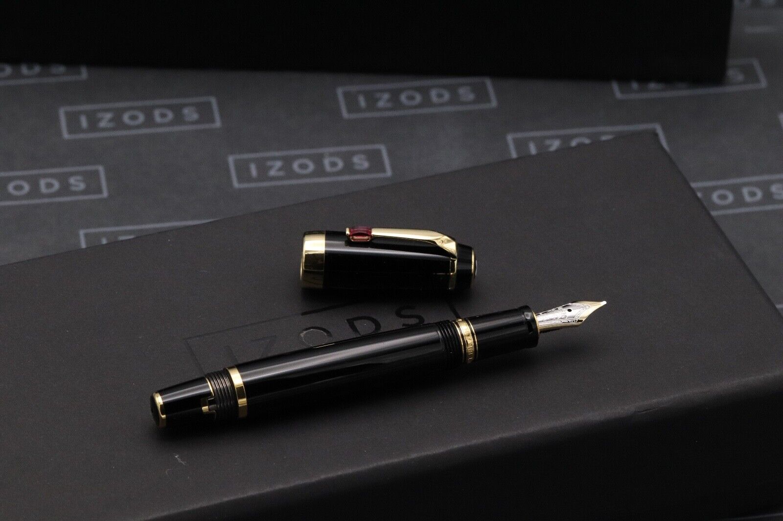 Montblanc Boheme Rouge Fountain Pen image 1