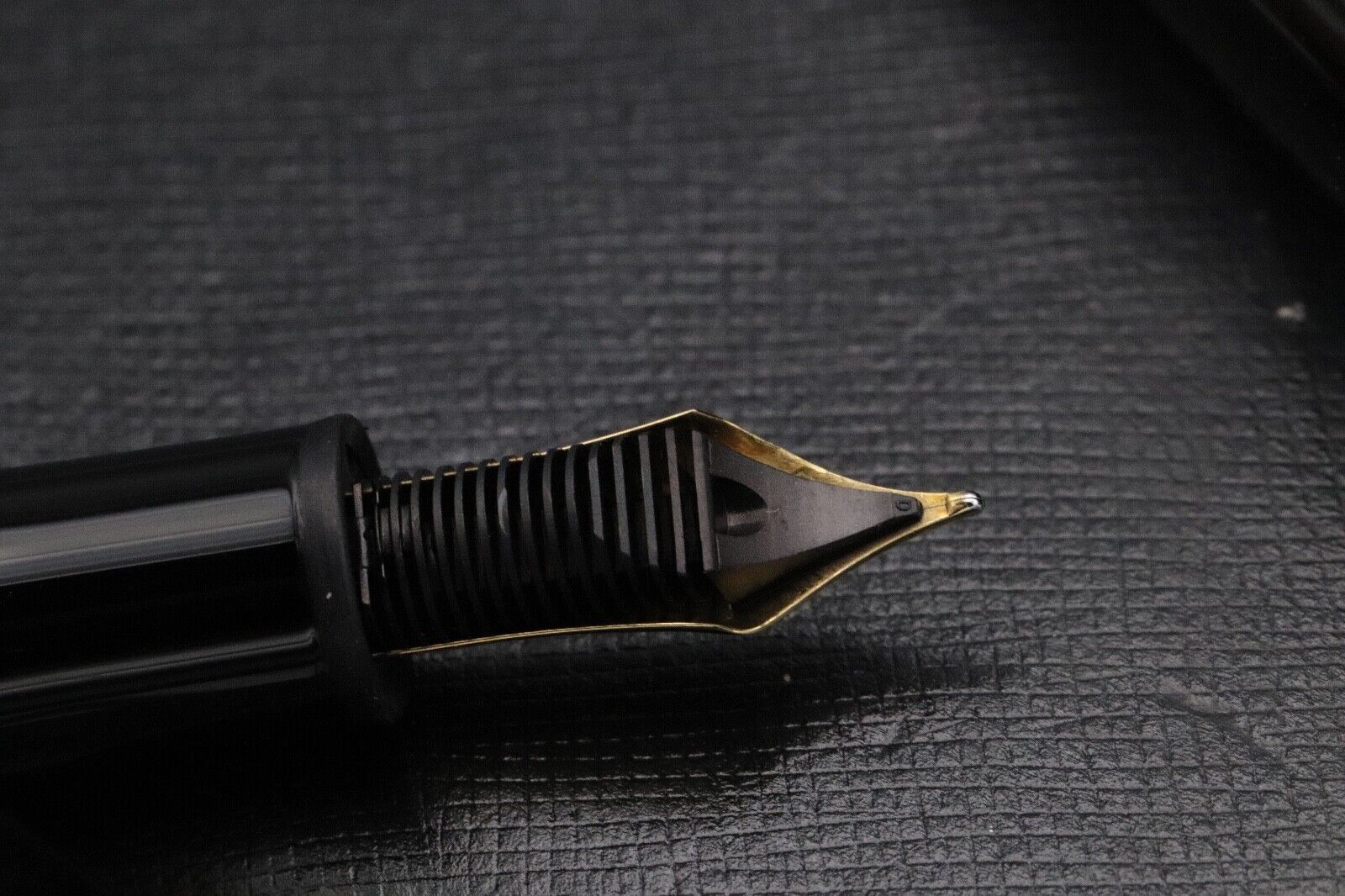 Montblanc Donation Series Leonard Bernstein SE Fountain Pen image 4