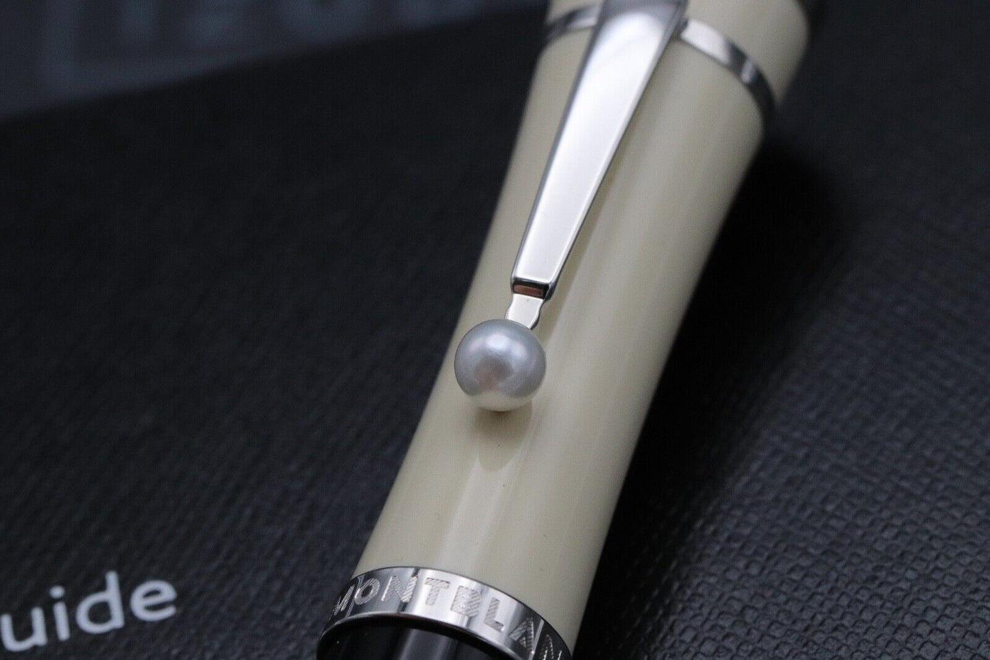 Montblanc Muses Greta Garbo Special Edition Fountain Pen image 3