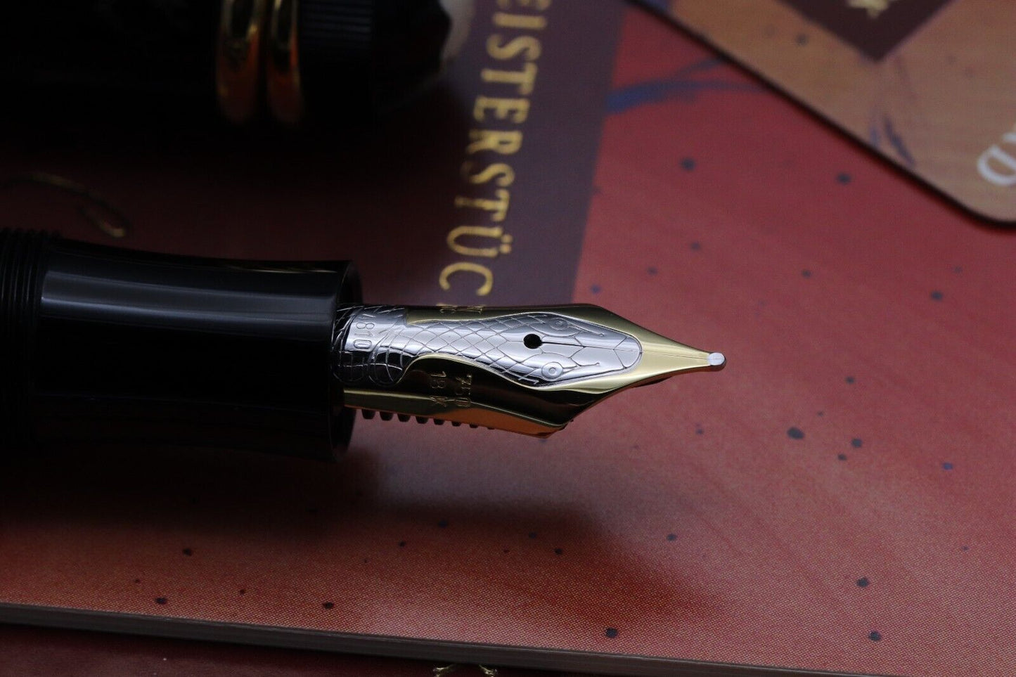 Montblanc Writers Edition Agatha Christie Vermeil Fountain Pen - 0062/4810 image 2