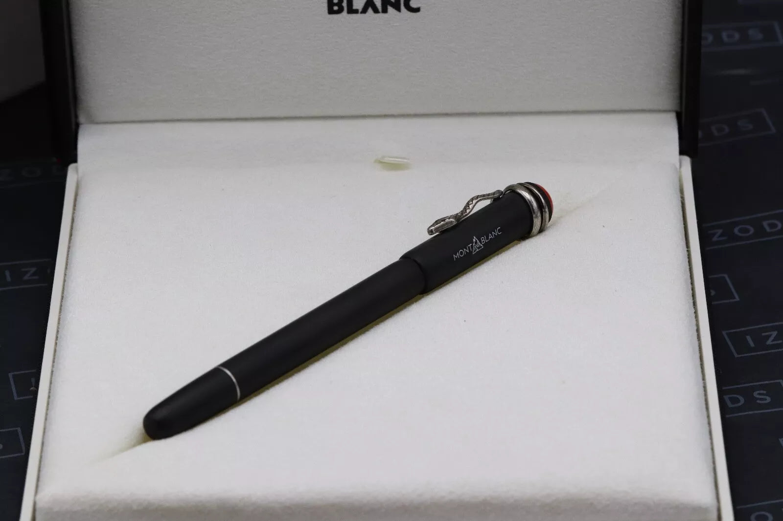 Montblanc Heritage Rouge et Noir Ebonite LE1906 Rollerball Pen - 0040 /1906 image 5