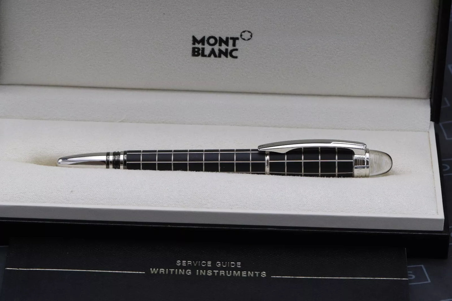 Montblanc Starwalker Rubber Platinum Fountain Pen image 5