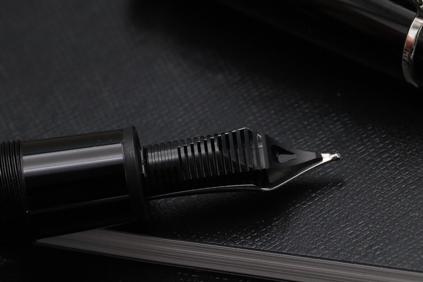 Montblanc Meisterstuck 149 Platinum-Coated Fountain Pen image 3