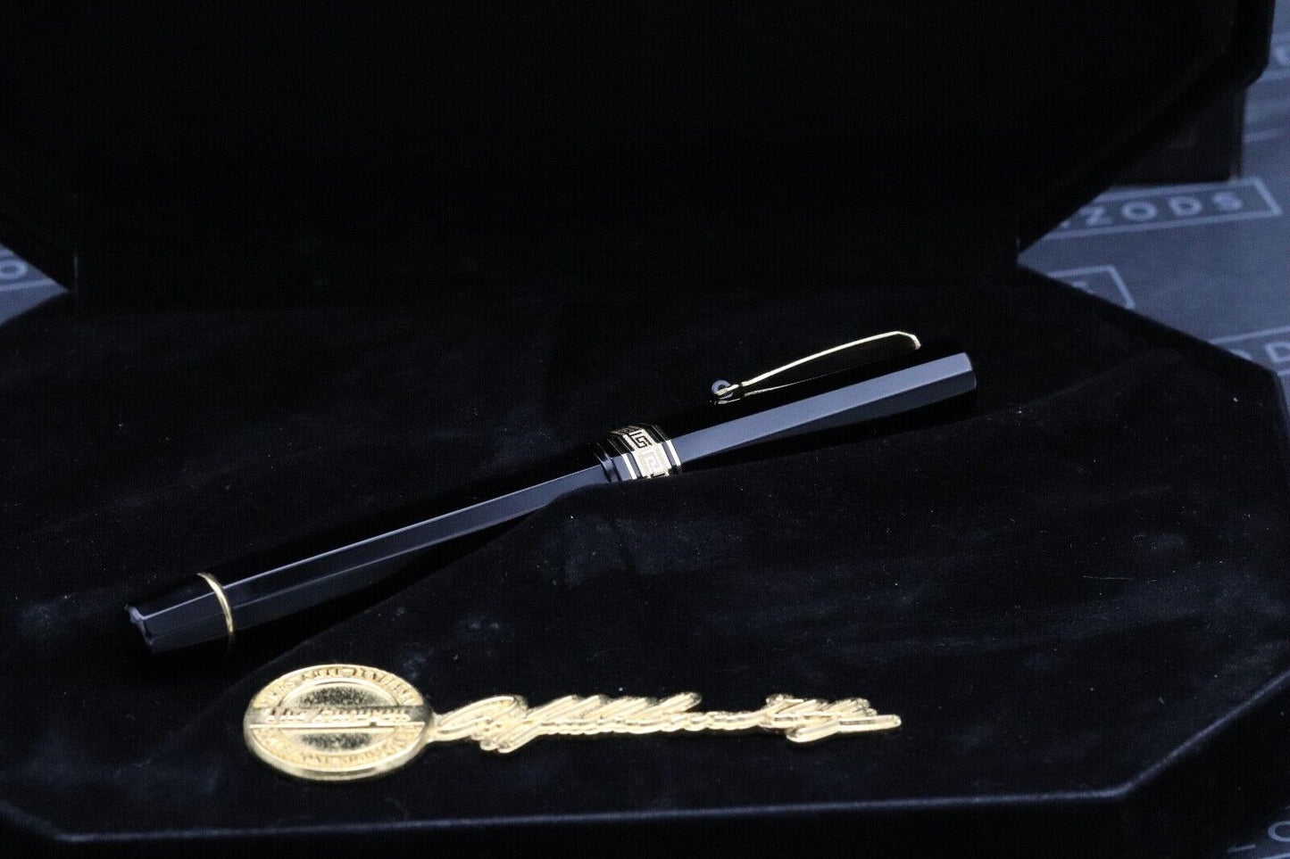Omas Paragon 'The Golden Seal' Limited Edition Fountain Pen - UNUSED image 10