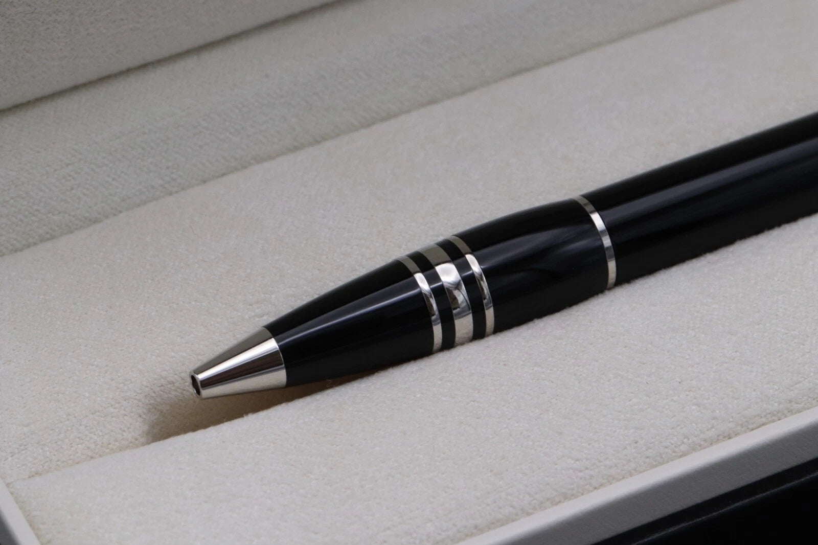 Montblanc Starwalker Platinum Resin Ballpoint Pen - UNUSED image 1