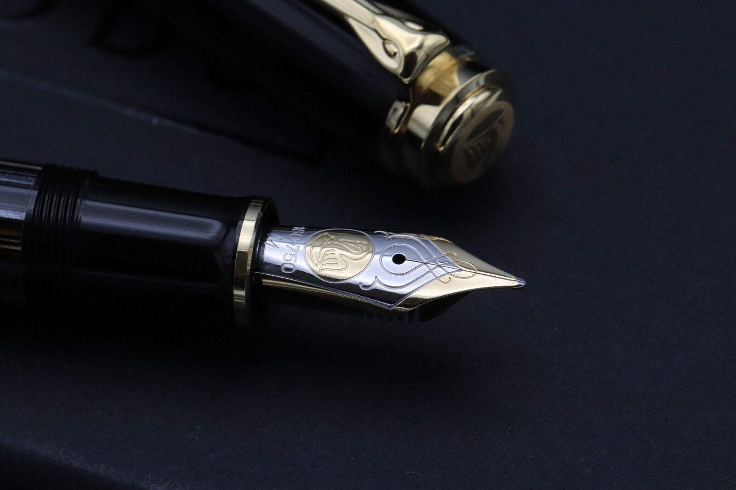 Pelikan Souveran M800 Tortoiseshell Brown 2013 Special Edition Fountain Pen image 2