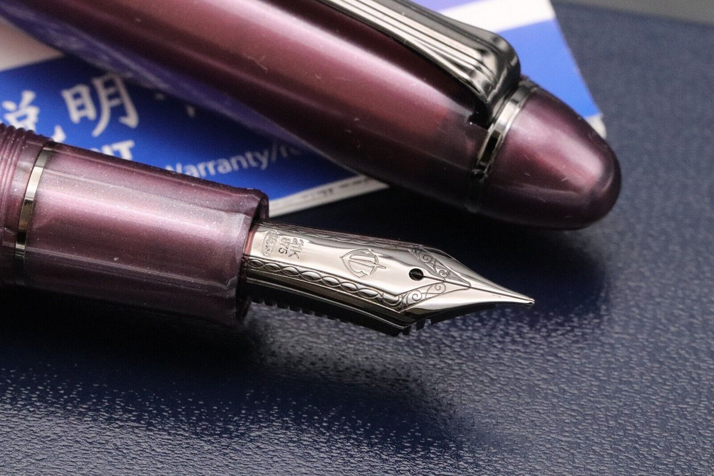 Sailor 1911L Ringless Simply Red Fountain Pen - Medium Nib image 2